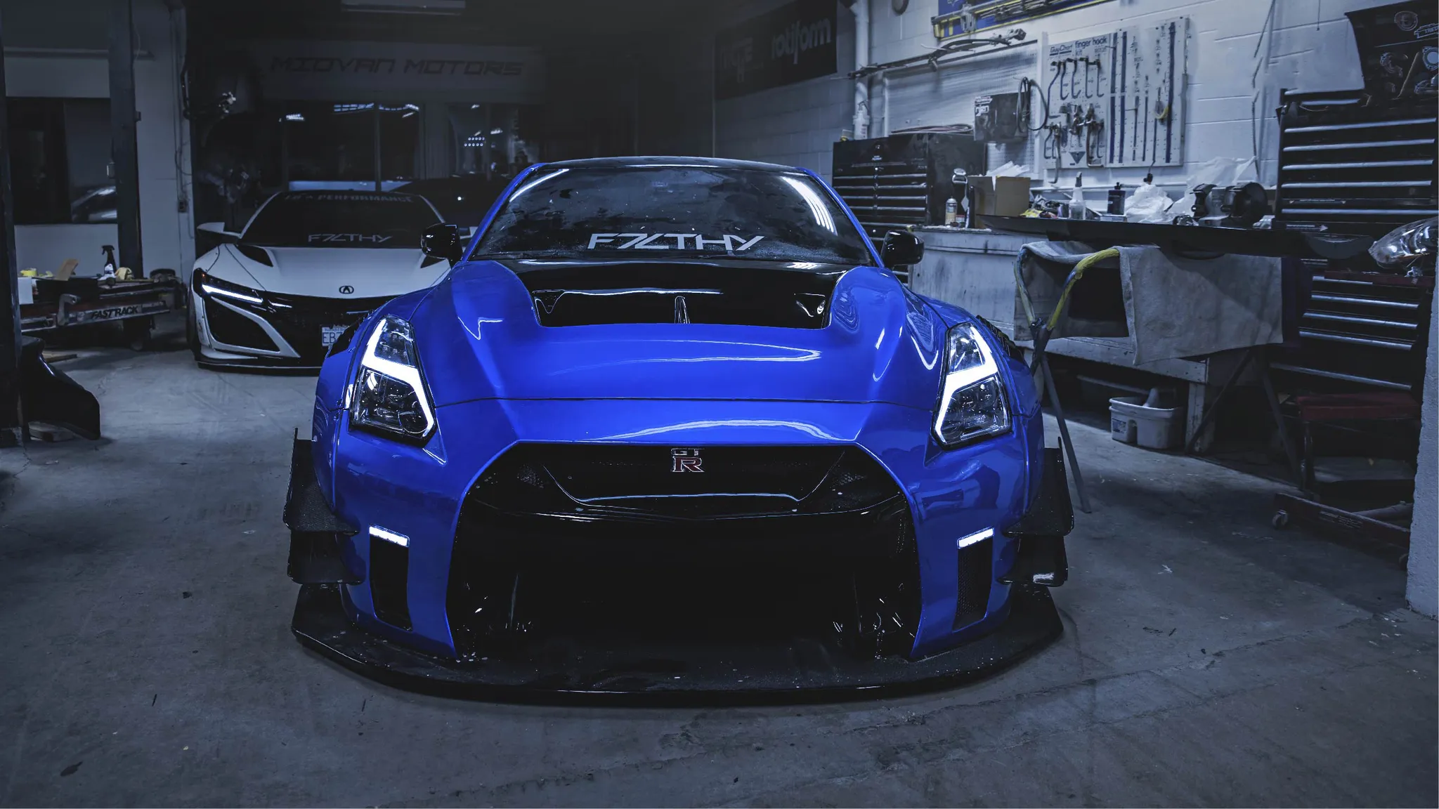 Check our price and buy Liberty Walk  body kit for Nissan GT-R R35!