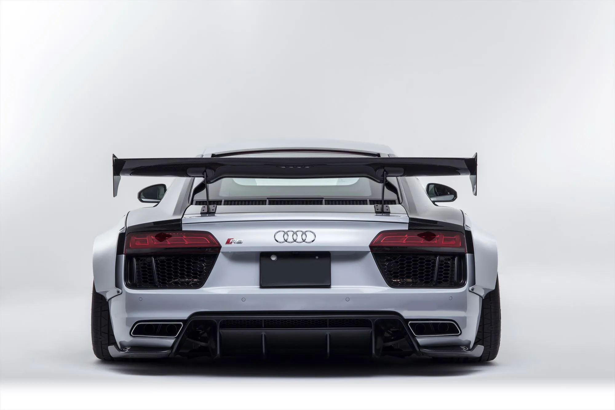 NEWING Bodi Kit for Audi R8-RSR Alpil new model