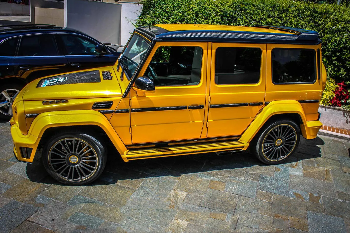 Carbon fiber roof cover with LED light for Mercedes G-class W463