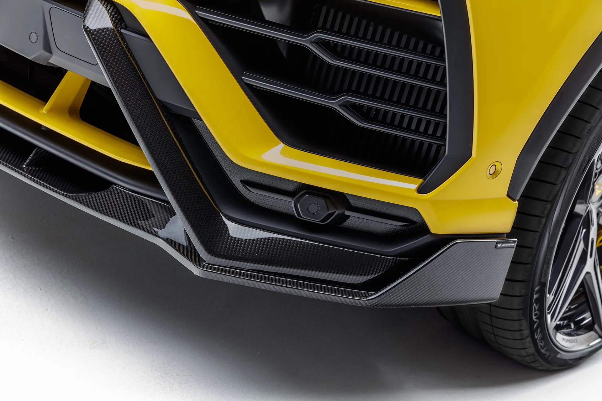 Vorsteiner Nero body kit for Lamborghini Urus carbon fiber