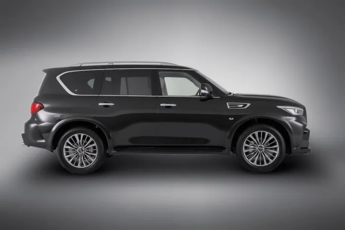 images-products-1-1238-232981718-2019-Infiniti-QX80-LR5-Missuro-S-studio_10-700x466.jpg
