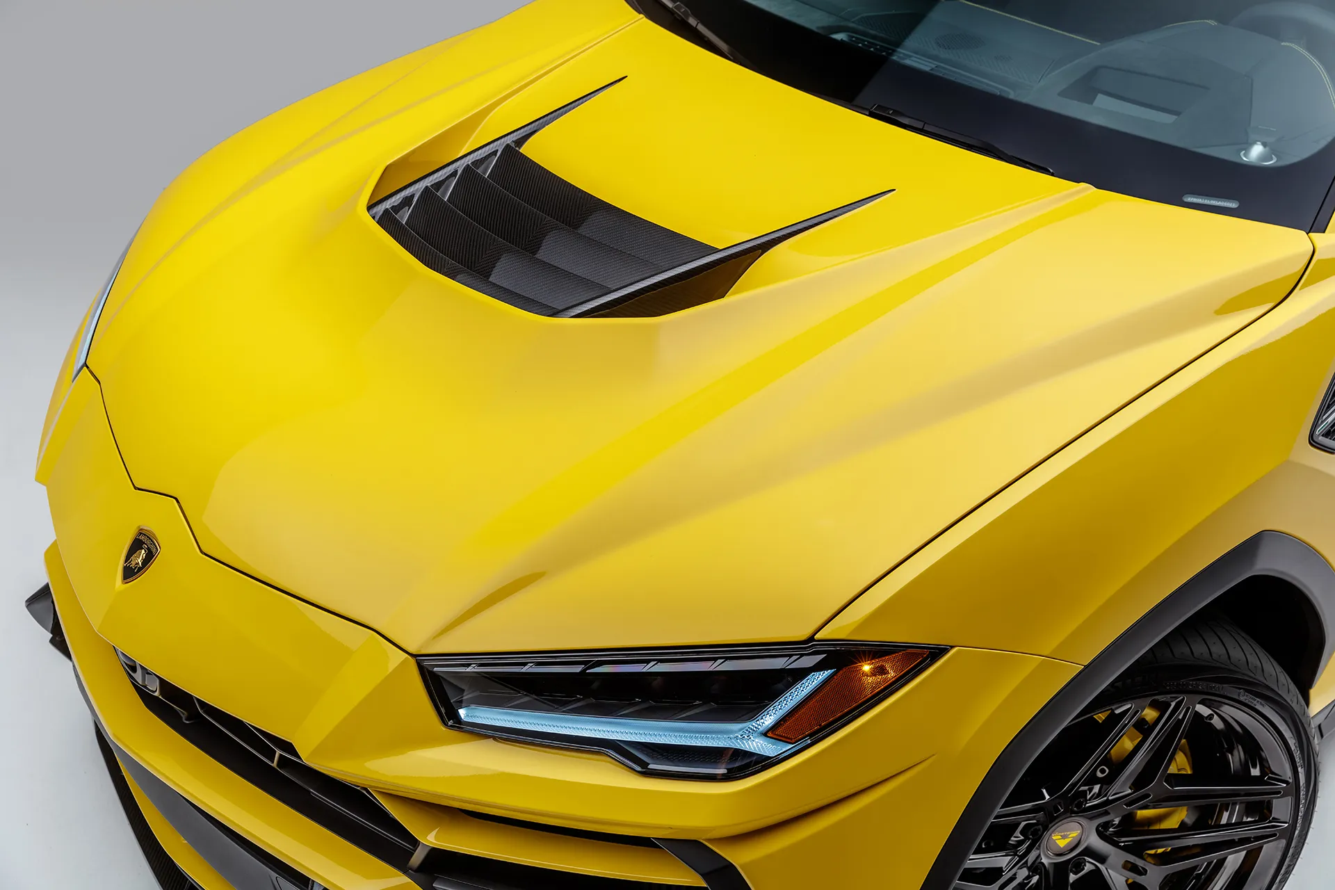 Vorsteiner Nero body kit for Lamborghini Urus new model
