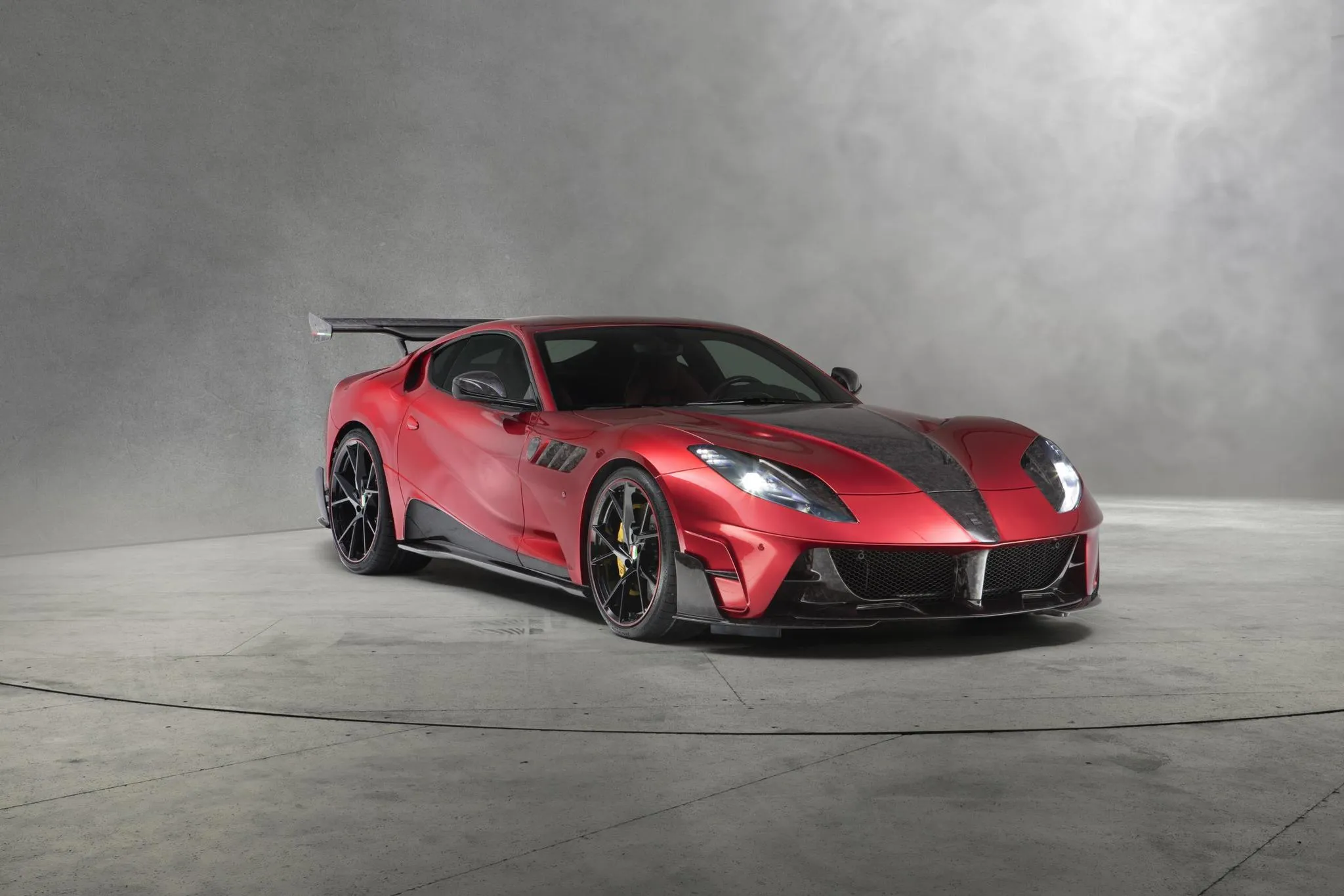 Mansory body kit for Ferrari 812 Superfast carbon
