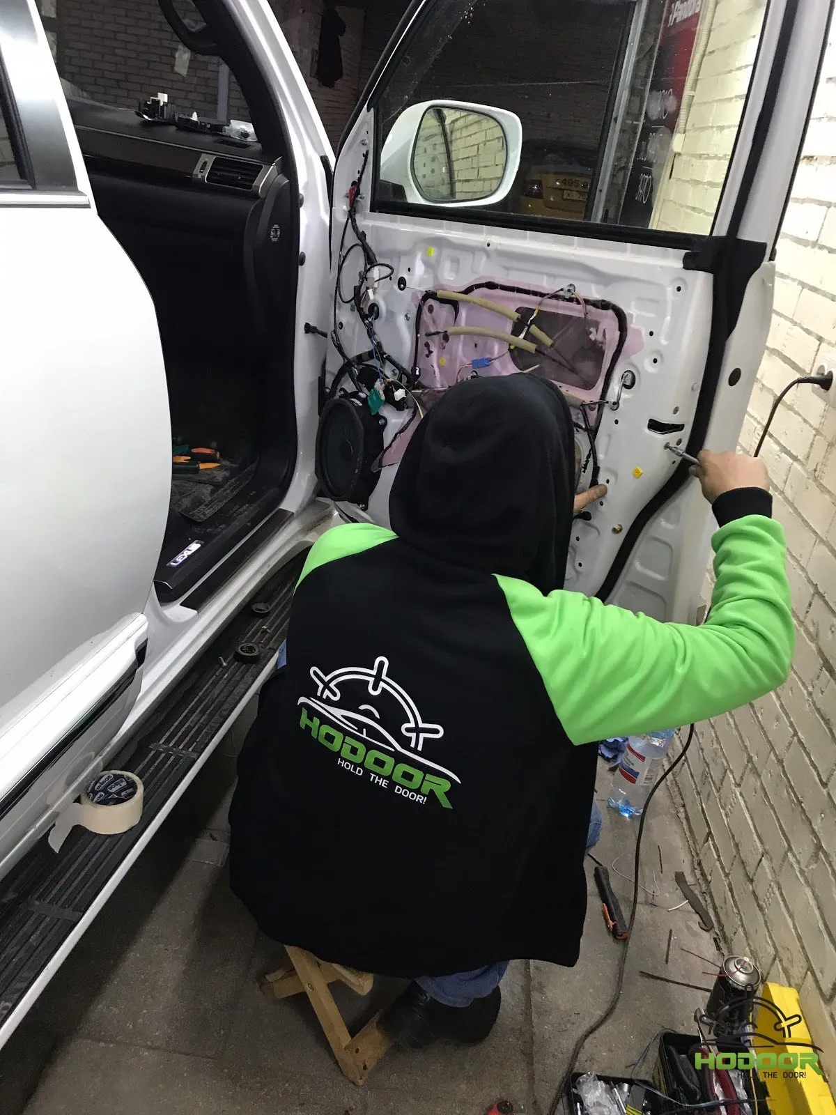 Universal car door closer HODOOR
