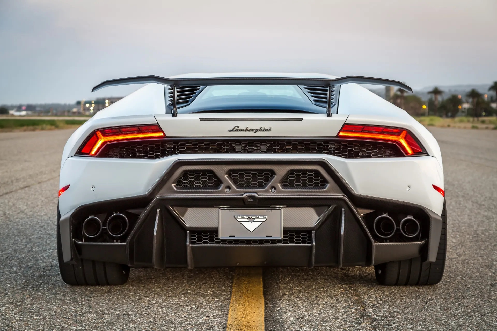 Vorsteiner Nero body kit for Lamborghini Huracan Novara