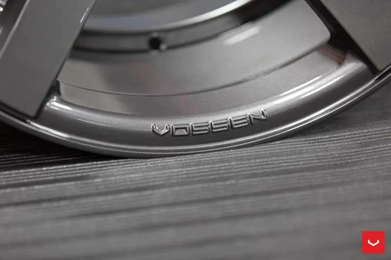 images-products-1-1691-232982171-Vossen-CV-Series-CV3R-Gloss-Graphite-_-Vossen-Wheels-2018-1001-1047x698.jpg