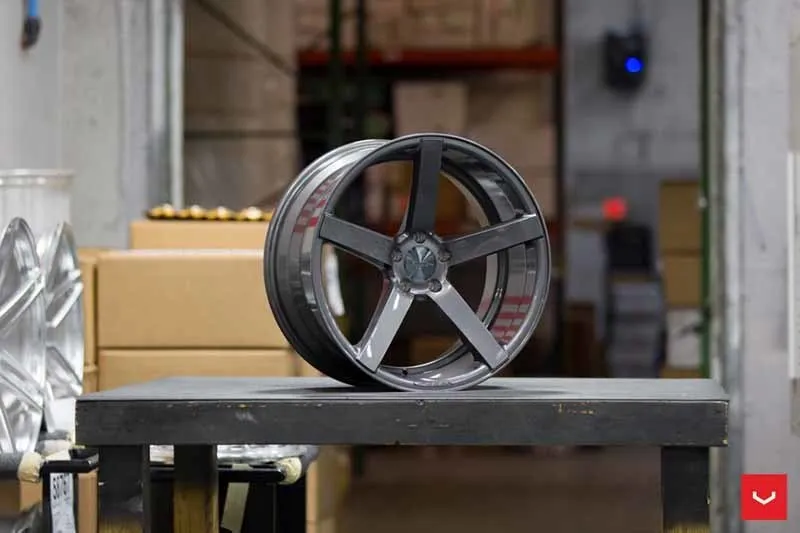 images-products-1-1697-232982177-Vossen-CV-Series-CV3R-Gloss-Graphite-_-Vossen-Wheels-2018-1005-1047x698.jpg