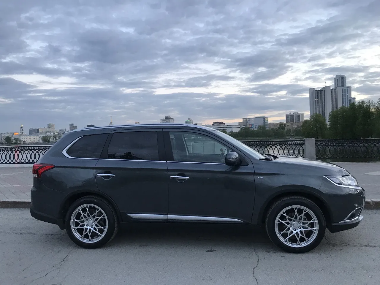 SLIK L-934 forged wheels new design