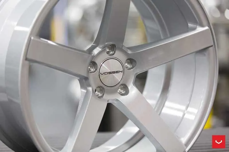 images-products-1-1731-232982211-Vossen-CV-Series-CV3R-Gloss-Silver-_-Vossen-Wheels-2018-1003-1047x698.jpg