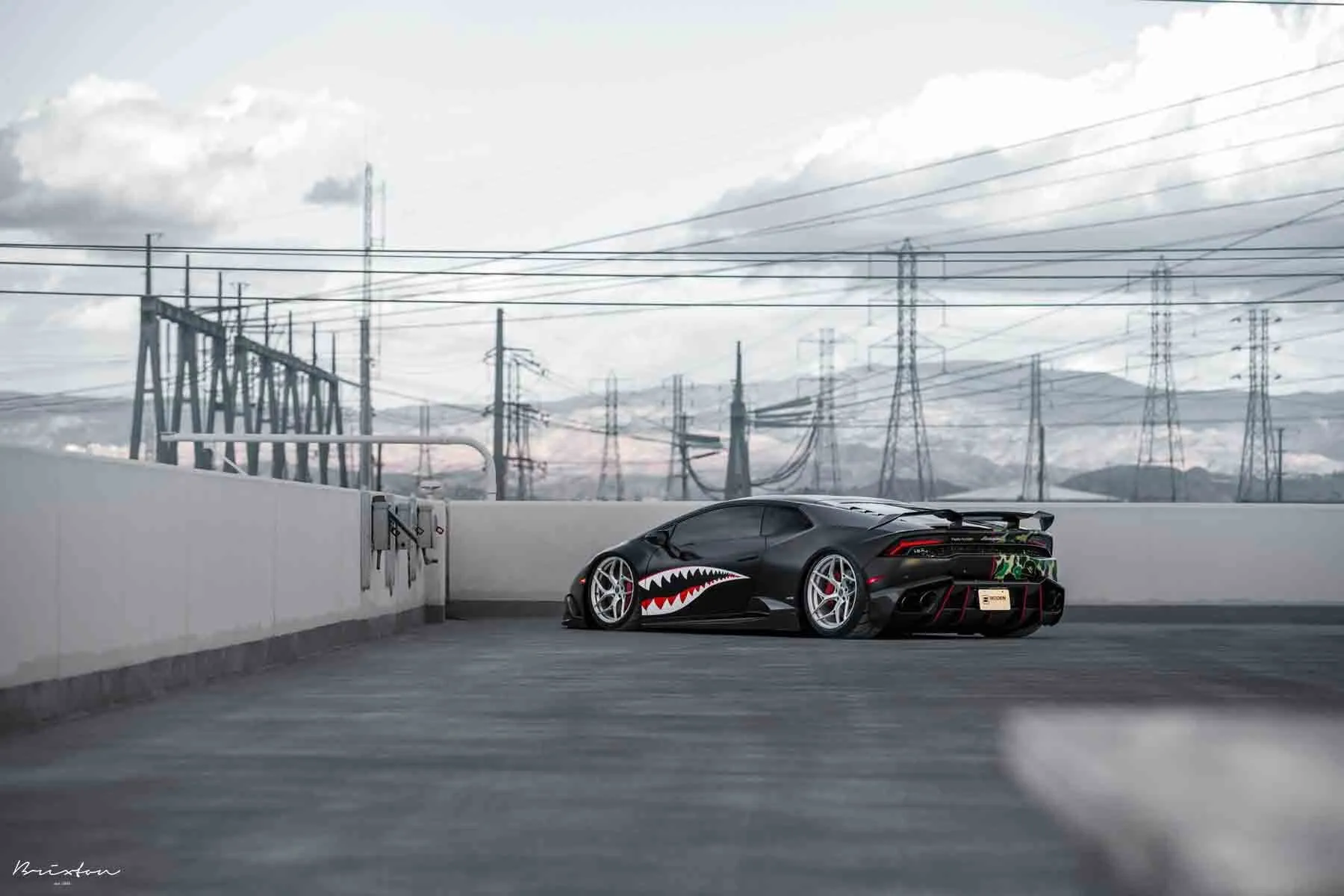 images-products-1-1787-232974075-brixton-forged-bape-lamborghini-huracan-black-brixton-forged-pf5-ultrasport-1-piece-forged-wheel.jpg
