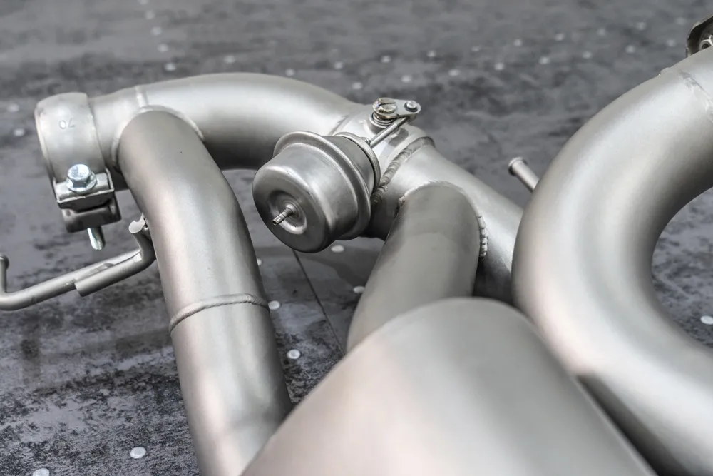 TNEER Exhaust Systems for Ferrari 812 Superfast