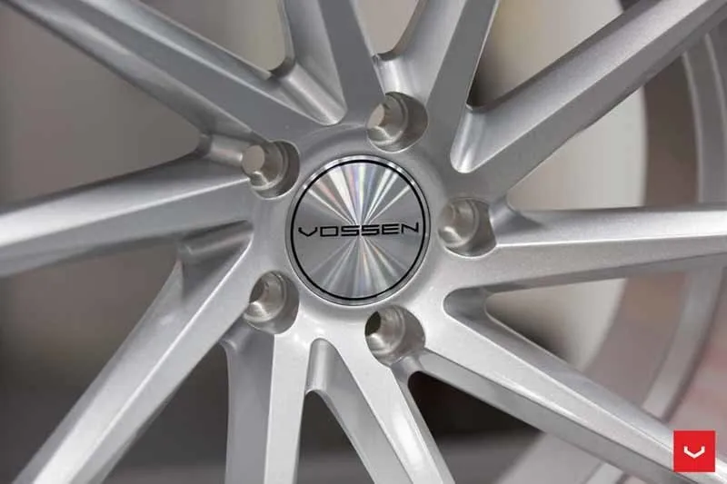 images-products-1-1817-232982297-Vossen-CV-Series-CVT-Gloss-Silver-_-Vossen-Wheels-2018-1002-1047x698.jpg