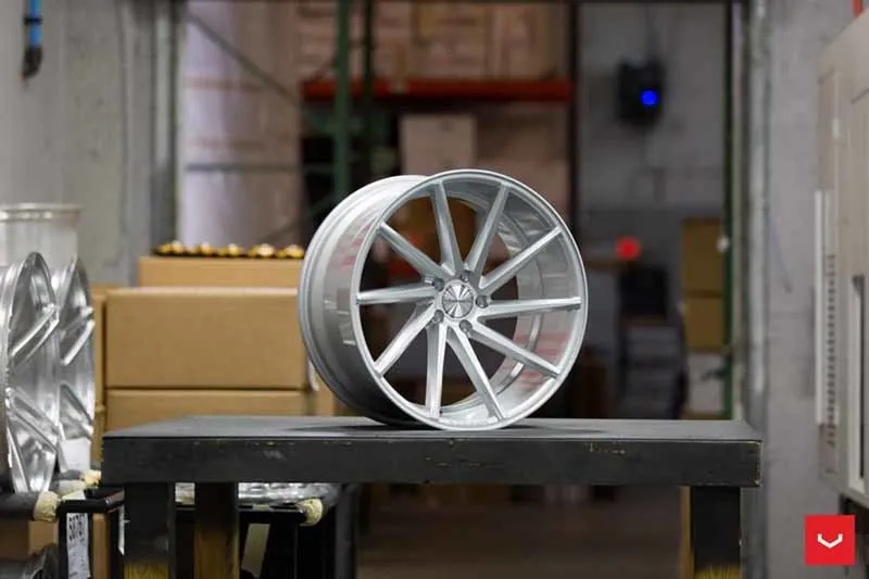 images-products-1-1819-232982299-Vossen-CV-Series-CVT-Gloss-Silver-_-Vossen-Wheels-2018-1005-1047x698.jpg