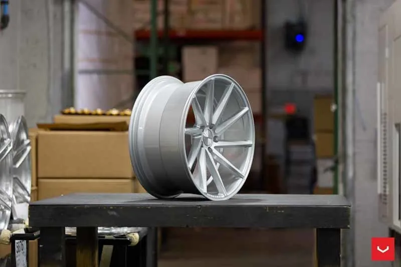 images-products-1-1821-232982301-Vossen-CV-Series-CVT-Gloss-Silver-_-Vossen-Wheels-2018-1006-1047x698.jpg