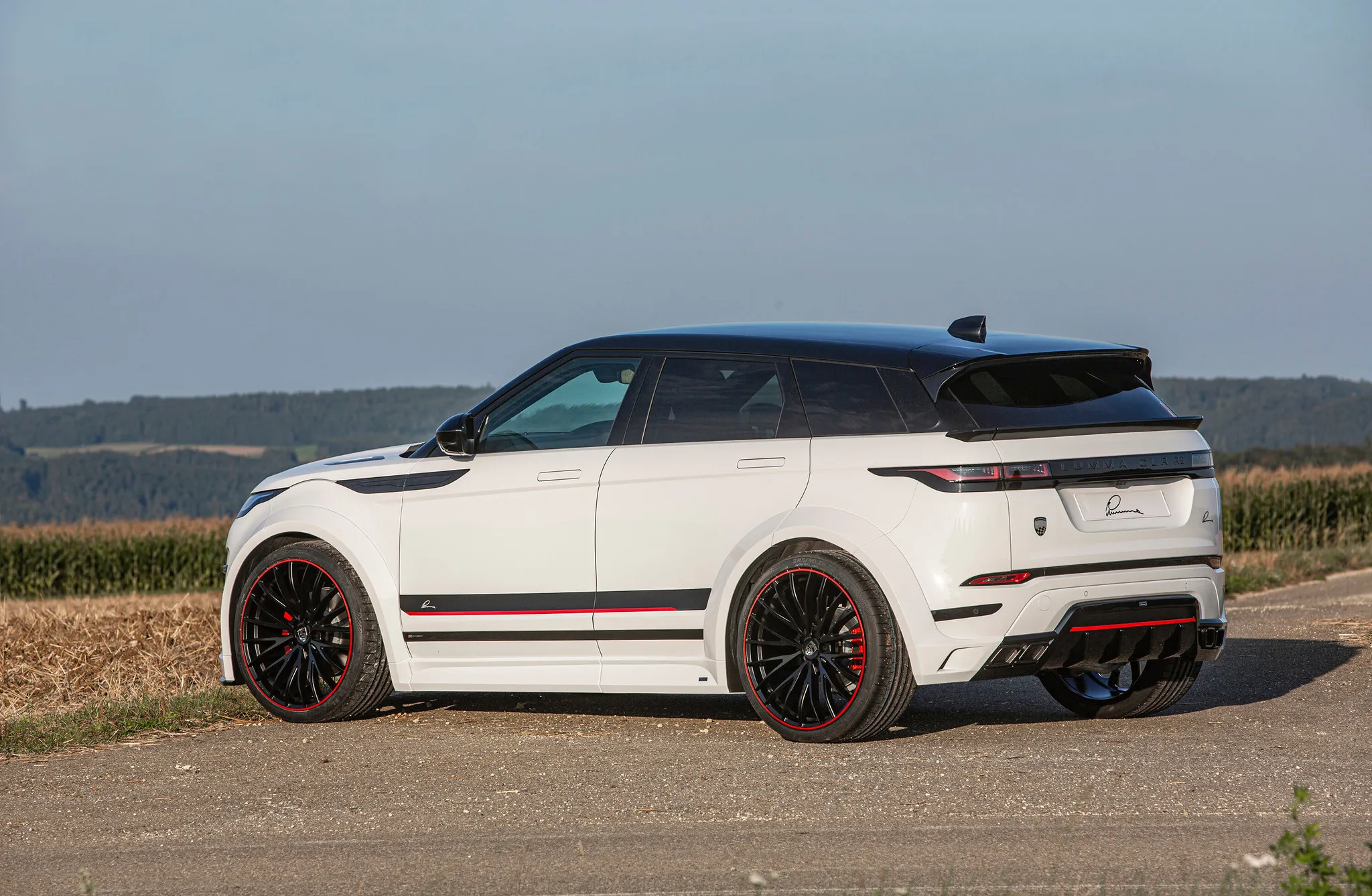 Check our price and buy Lumma CLR RE body kit for Land Rover Range Rover Evoque L551