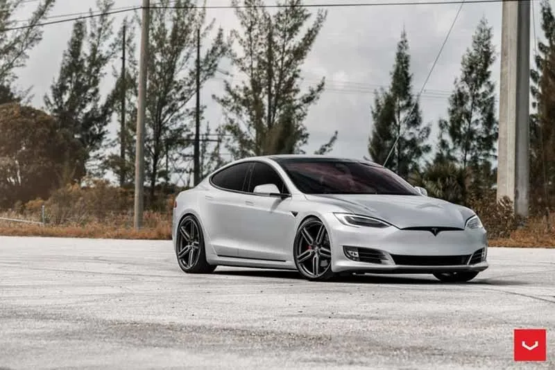 images-products-1-1849-232982329-Tesla-Model-S-Hybrid-Forged-HF-1-_-Vossen-Wheels-2017-1001-1045x698.jpg