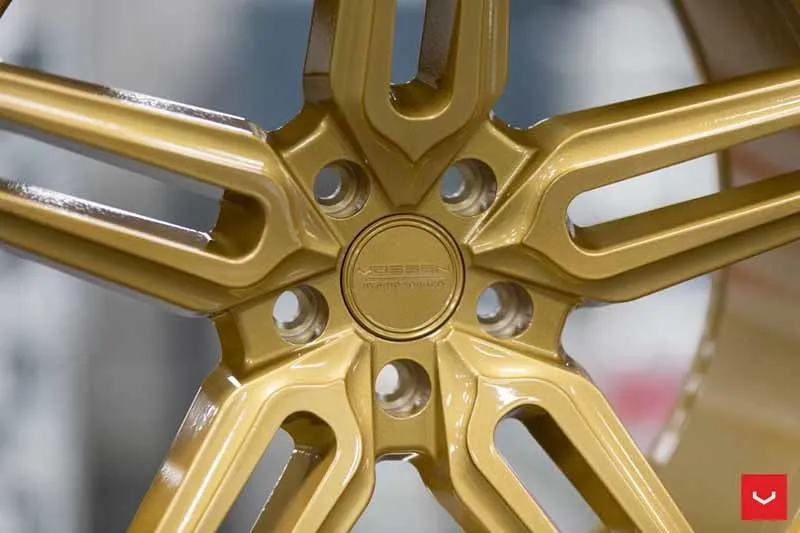 images-products-1-1862-232982342-Vossen-HF-1-Wheel-C43-Gloss-Gold-Hybrid-Forged-Series-_-Vossen-Wheels-2018-1002-1047x698.jpg