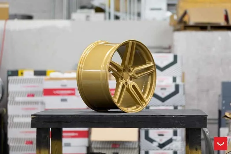images-products-1-1871-232982351-Vossen-HF-1-Wheel-C43-Gloss-Gold-Hybrid-Forged-Series-_-Vossen-Wheels-2018-1007-1047x698.jpg
