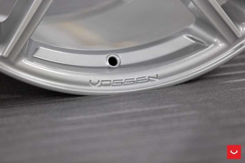 images-products-1-1882-232982362-Vossen-HF-1-Wheel-C33-Gloss-Silver-Hybrid-Forged-Series-_-Vossen-Wheels-2018-1022-1047x698.jpg
