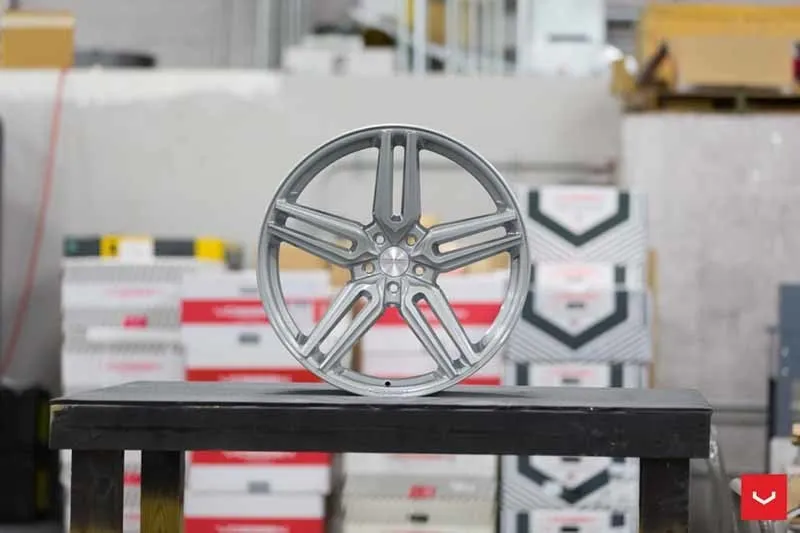 images-products-1-1886-232982366-Vossen-HF-1-Wheel-C33-Gloss-Silver-Hybrid-Forged-Series-_-Vossen-Wheels-2018-1024-1047x698.jpg