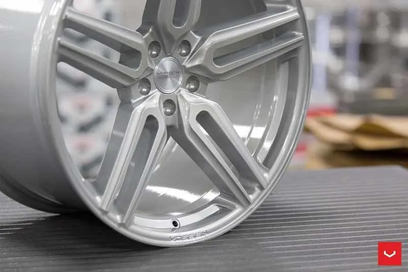 images-products-1-1891-232982371-Vossen-HF-1-Wheel-C33-Gloss-Silver-Hybrid-Forged-Series-_-Vossen-Wheels-2018-1026-1047x698.jpg