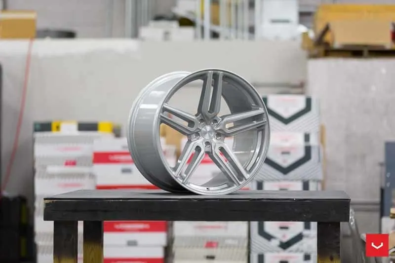 images-products-1-1901-232982381-Vossen-HF-1-Wheel-C33-Gloss-Silver-Hybrid-Forged-Series-_-Vossen-Wheels-2018-1027-1047x698.jpg