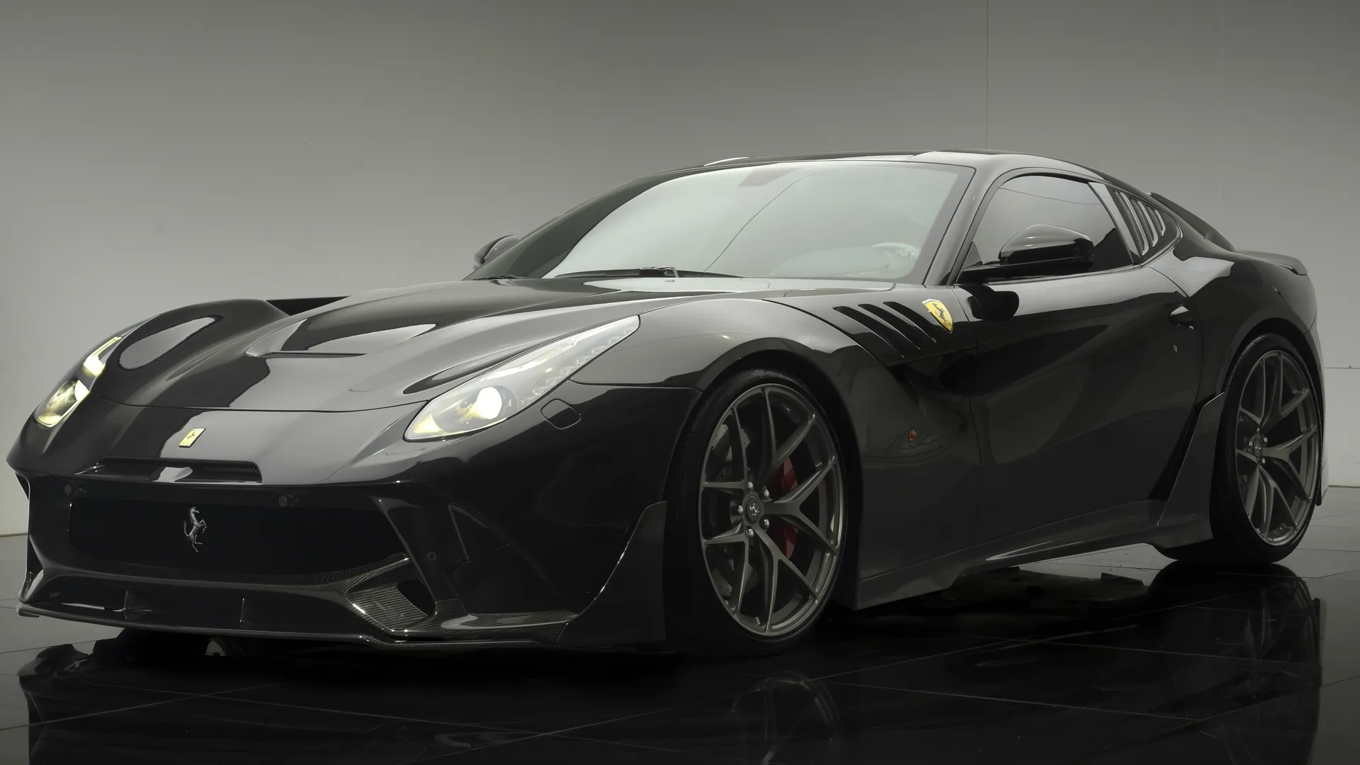 Check our price and buy Onyx body kit for Ferrari F12 berlinetta