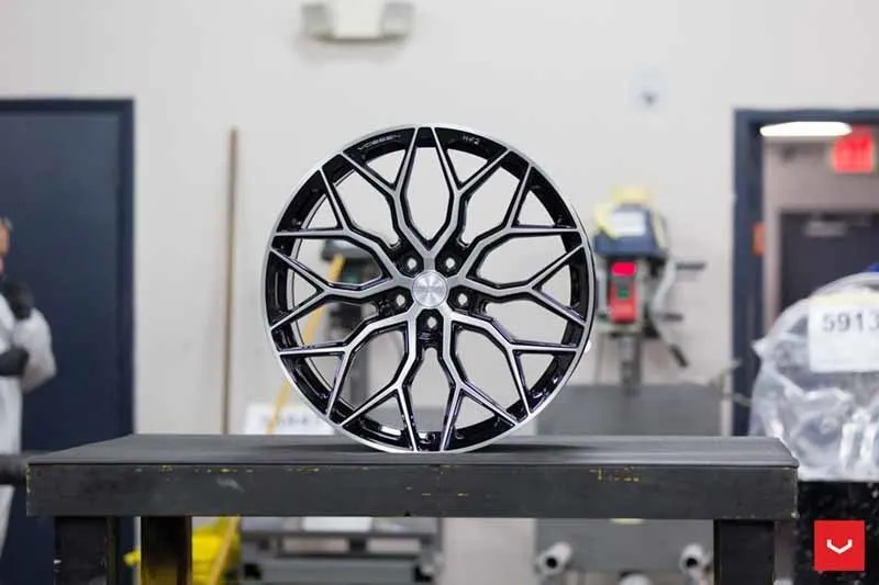 images-products-1-1962-232982442-Vossen-HF-2-Wheel-Tinted-Gloss-Black-Hybrid-Forged-Series-_-Vossen-Wheels-2018-1005-1047x698.jpg