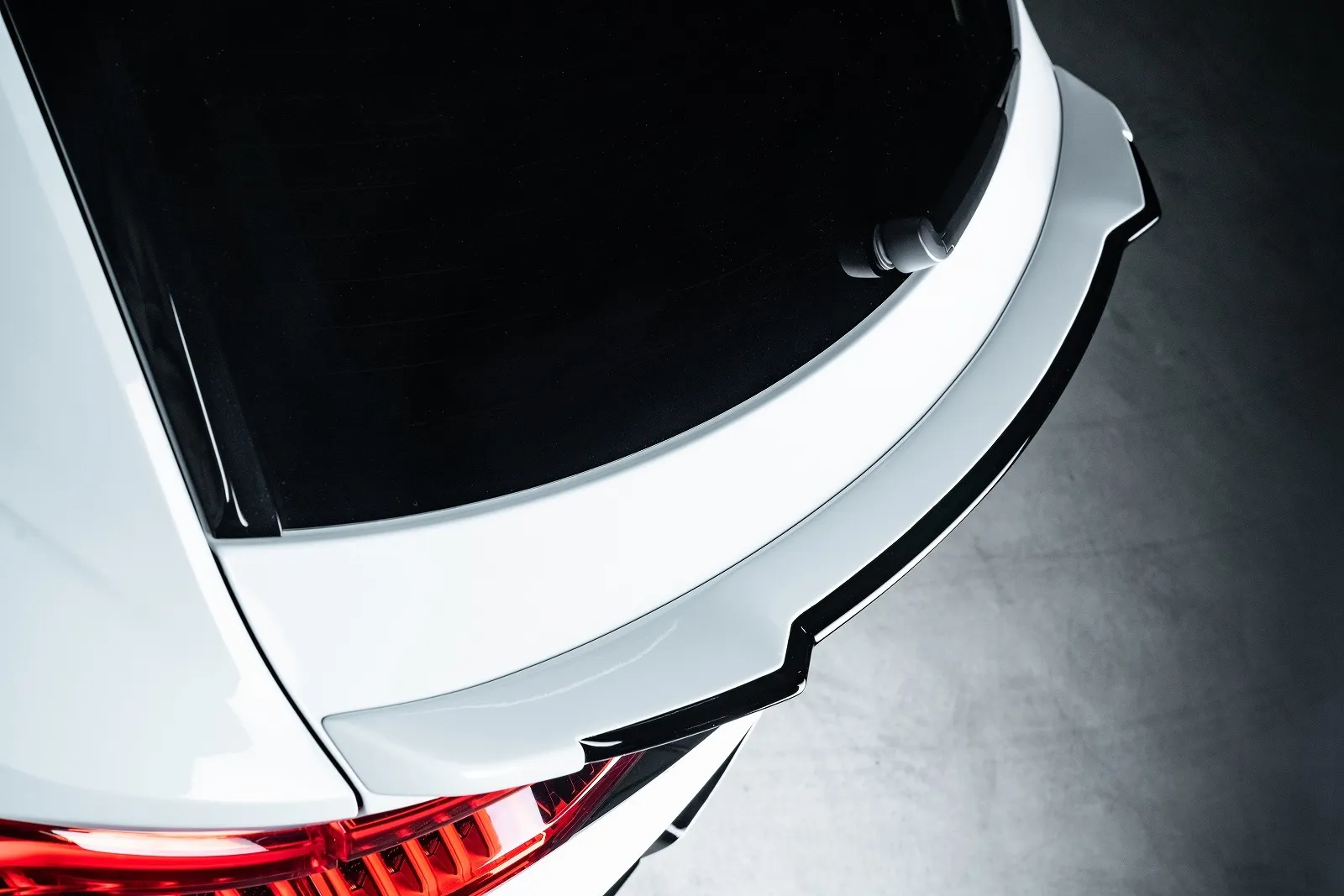 Rowen body kit  Rear Gate Spoiler for AUDI Q8 55TFSI quattro S Line new style