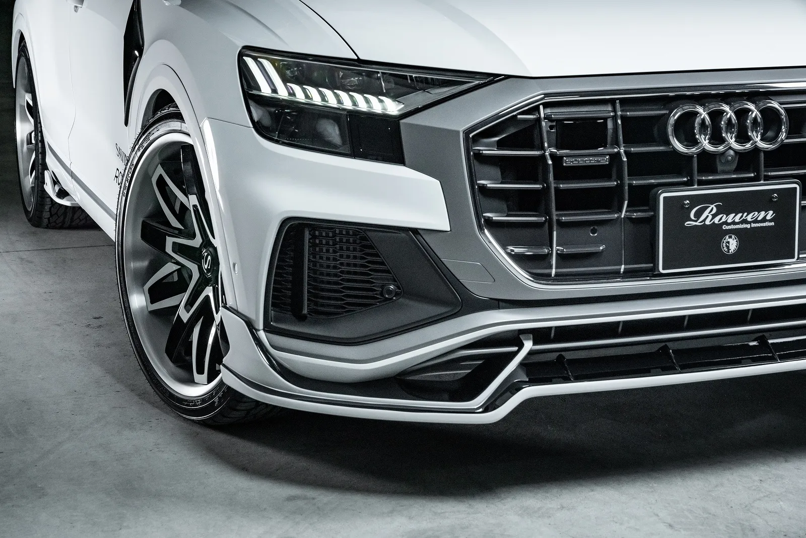 Rowen body kit  front Spoiler  for AUDI Q8 55TFSI new model