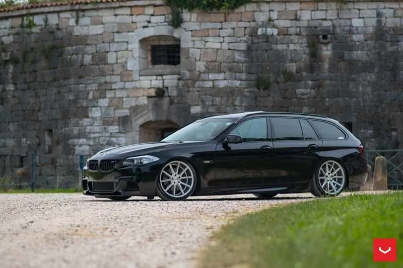 images-products-1-2022-232982502-BMW_5-Series_VFS1_275c89ce-1047x698.jpg
