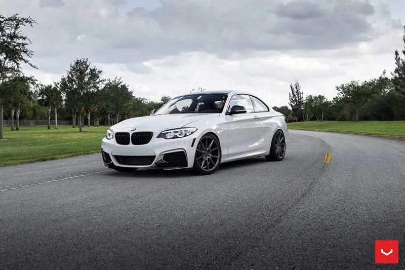 images-products-1-2023-232982503-BMW-2-Series-Hybrid-Foirged-VFS-1-_-Vossen-Wheels-2018-1001-1047x698.jpg