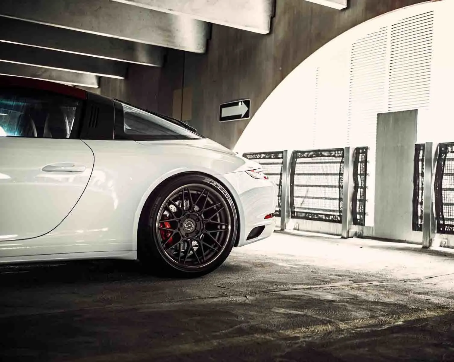images-products-1-2052-232974340-brixton-forged-vl13-targa-series-wheels-white-porsche-991-targa-21-inch-concave-wheels-4-1800x12.jpg
