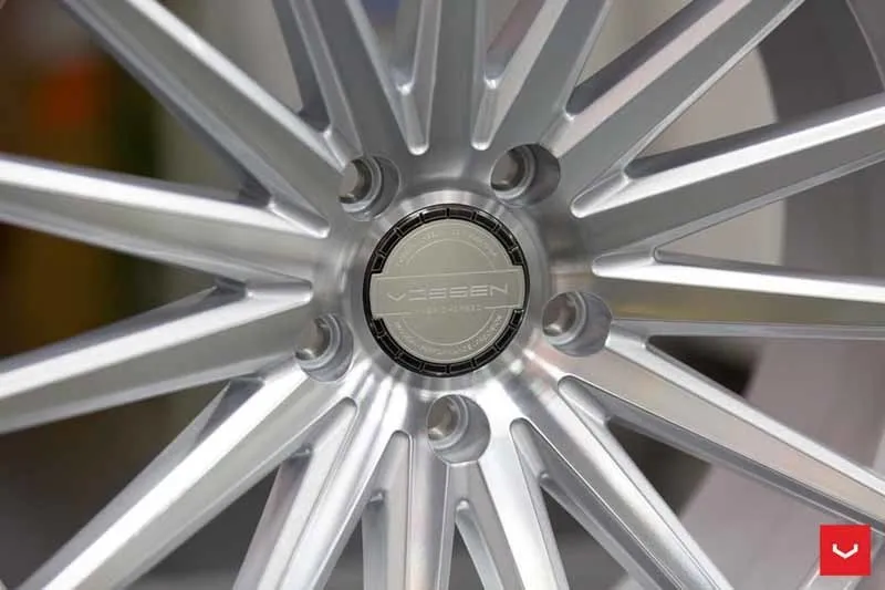 images-products-1-2160-232982640-Vossen-VFS-2-Wheel-Silver-Polished-VF-Series-_-Vossen-Wheels-2018-1015-1047x698.jpg
