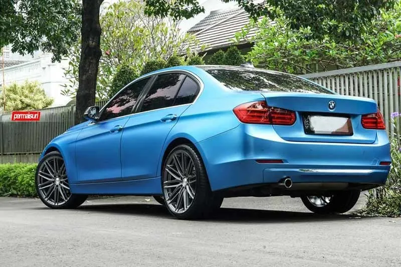 images-products-1-2205-232982685-BMW_3-Series-M3_VFS4_132d790a-1047x698.jpg