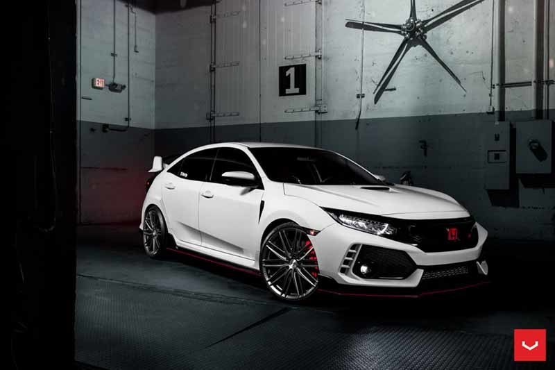 images-products-1-2227-232982707-Honda_Civic-Type-R_VFS4_f5bbdecd-1047x698.jpg