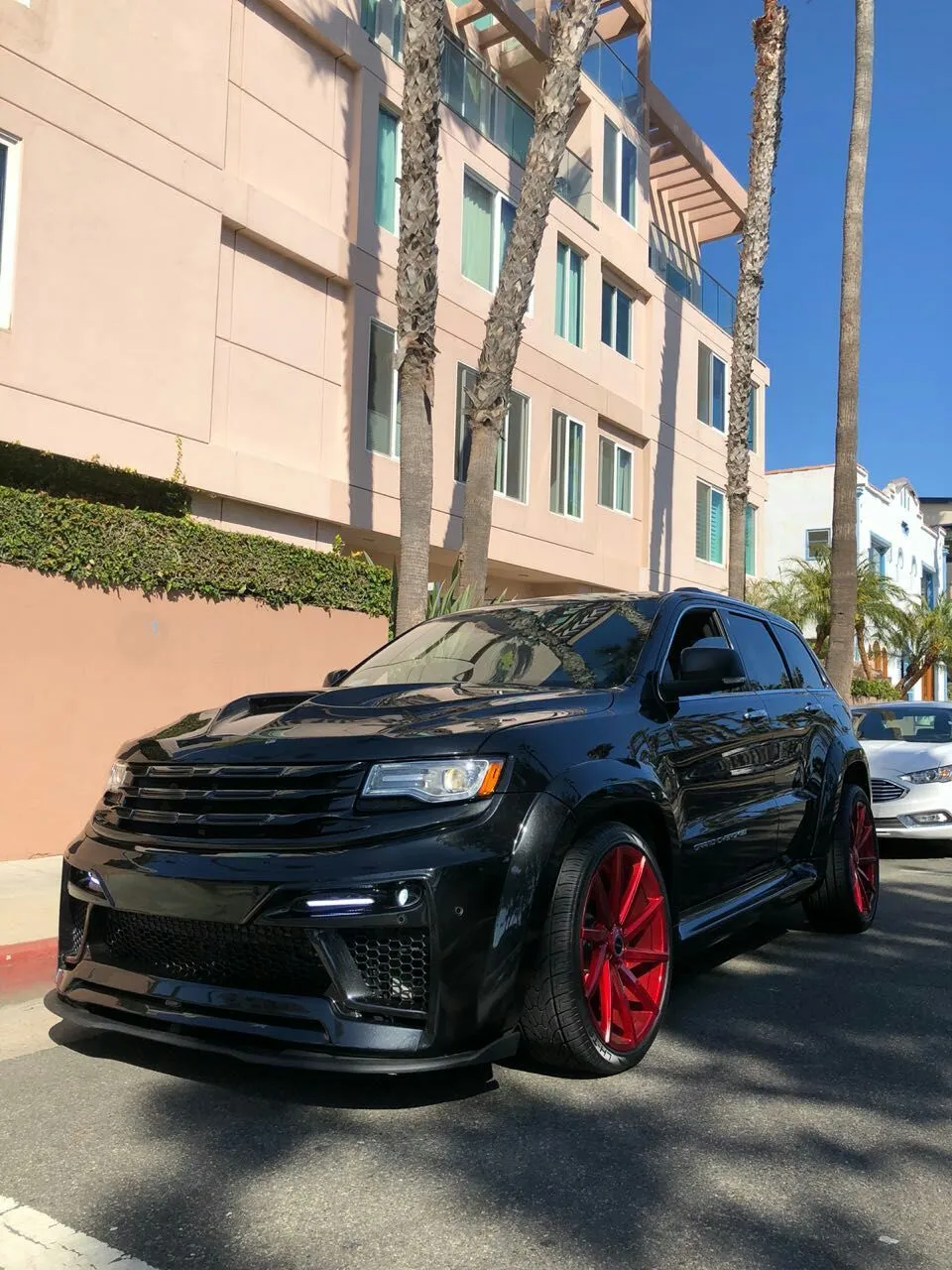 Check price and buy Renegade Design body kit for Jeep Grand Cherokee WK2 Tyrannos V1
