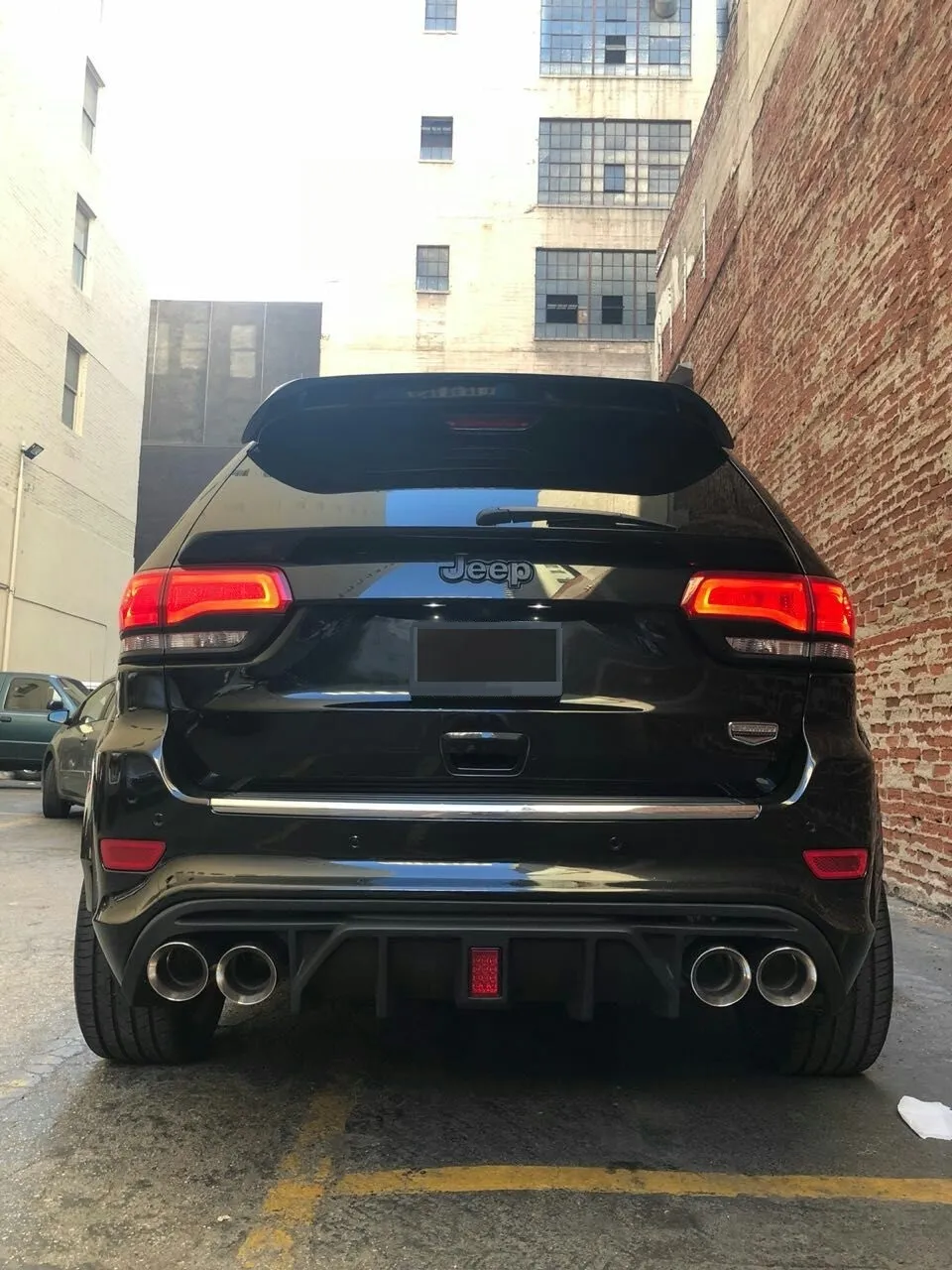 Check price and buy Renegade Design body kit for Jeep Grand Cherokee WK2 Tyrannos V1