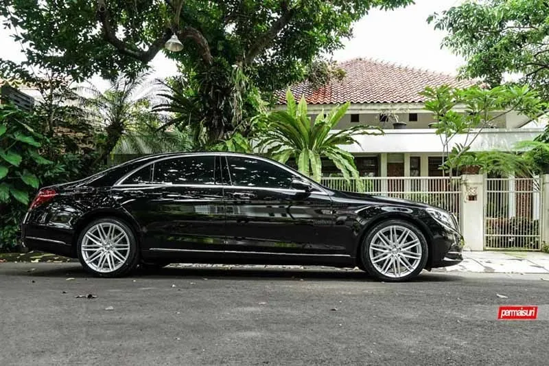images-products-1-2254-232982734-Mercedes-Benz_S-Class_VFS4_4078194e-1047x698.jpg