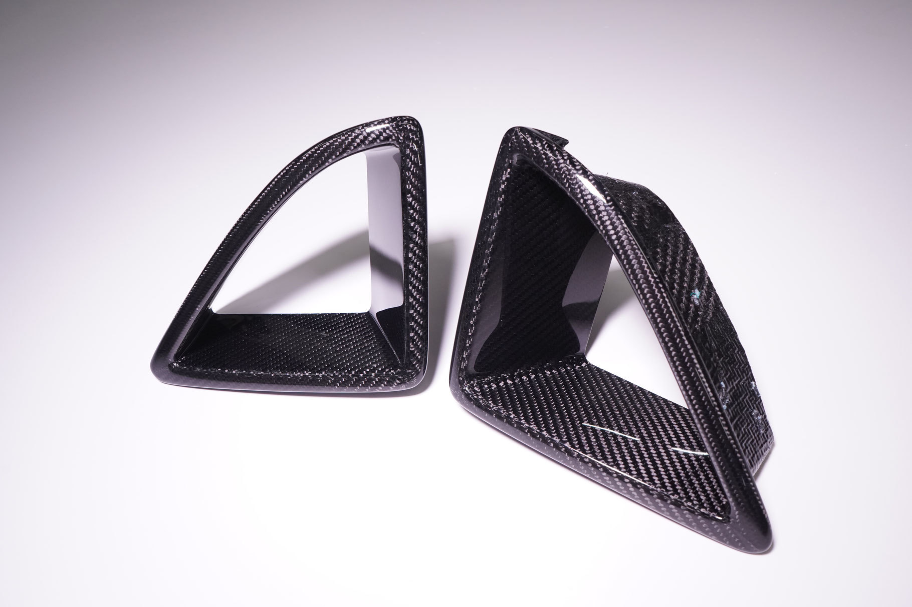 Hodoor Performance Carbon fiber front inserts for BMW 8