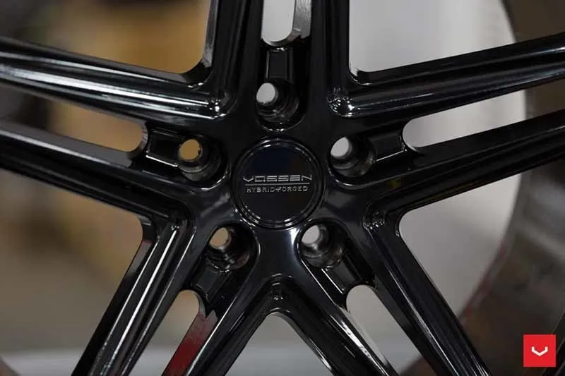 images-products-1-2325-232982805-Vossen-VFS-5-Wheel-C25-Gloss-Black-Hybrid-Forged-Series-_-Vossen-Wheels-2018-1015-1047x698.jpg