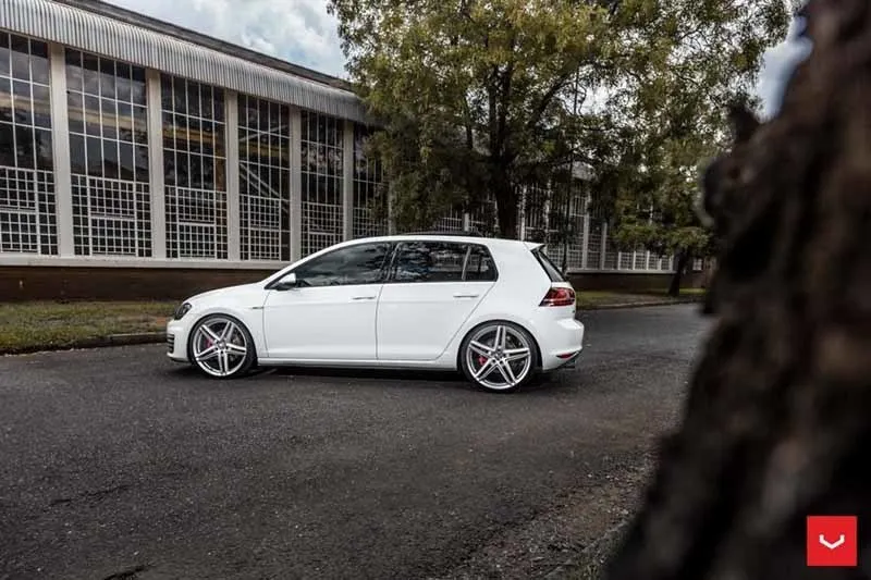 images-products-1-2341-232982821-Volkswagen-GTI-Hybrid-Forged-VFS-5-_-Vossen-Wheels-2018-1013-1047x698.jpg