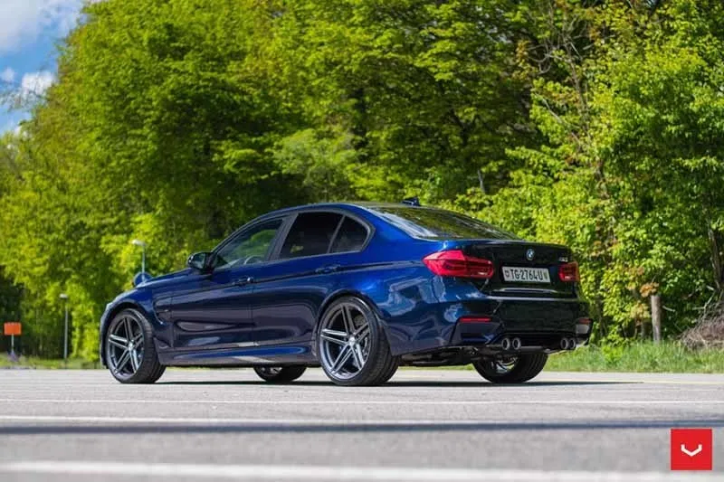 images-products-1-2356-232982836-BMW_3-Series-M3_VFS5_1d272dfd-1047x698.jpg
