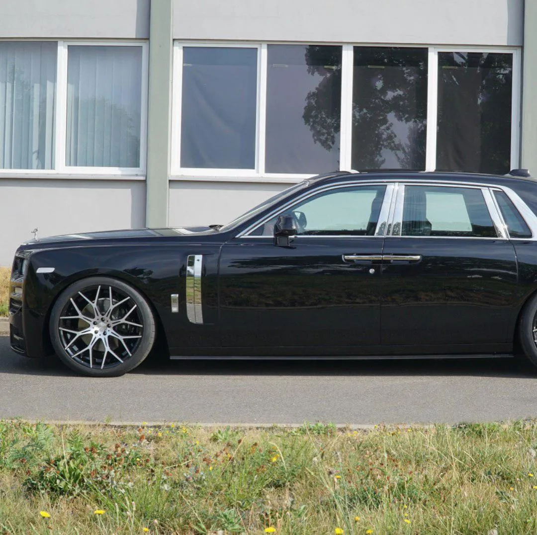 Mansory body kit for Rolls-Royce Phantom carbon