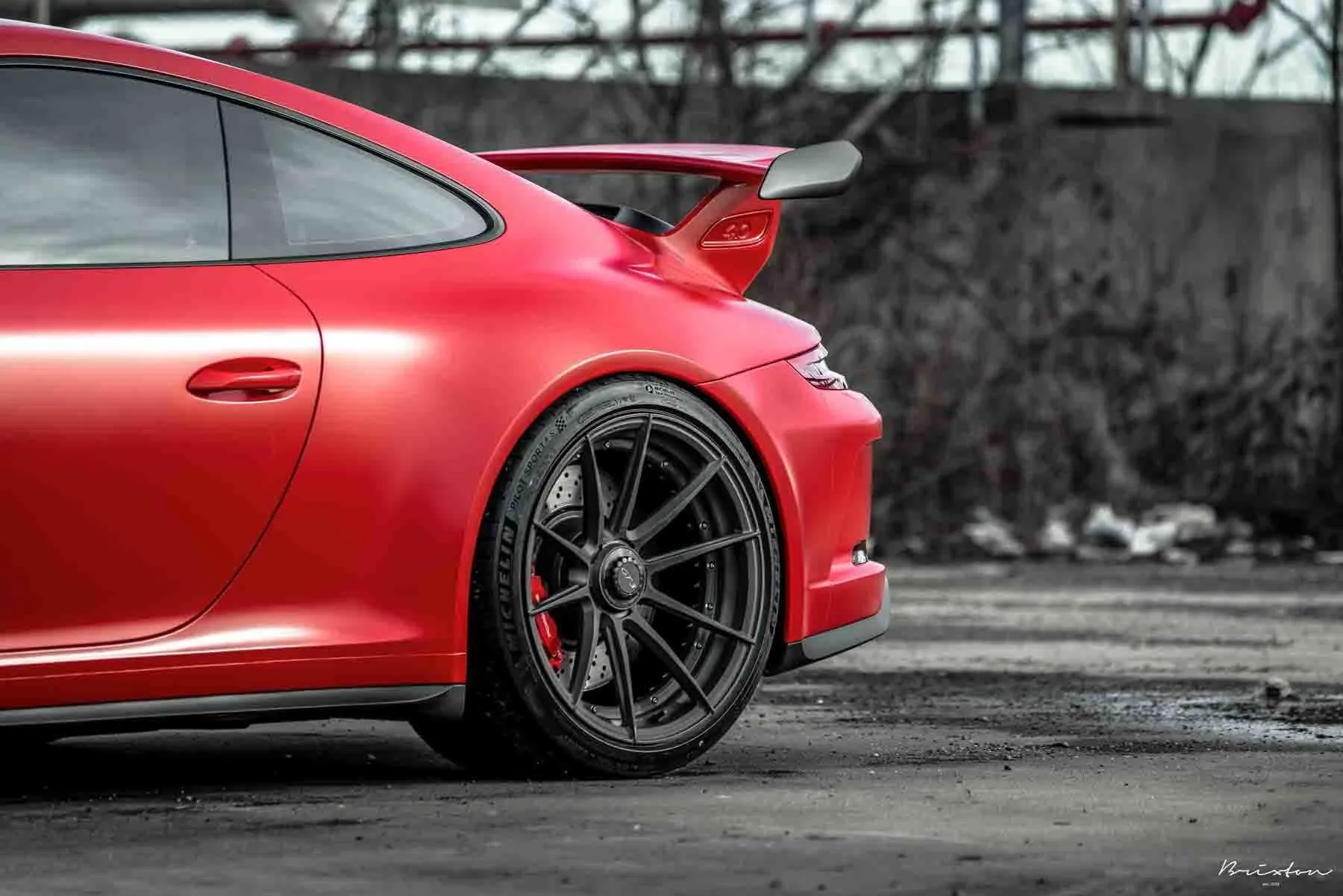 images-products-1-2386-232974674-brixton-forged-wr3-red-porsche-991-gt3-9912-20-concave-forged-wheels-center-lock-5.jpg