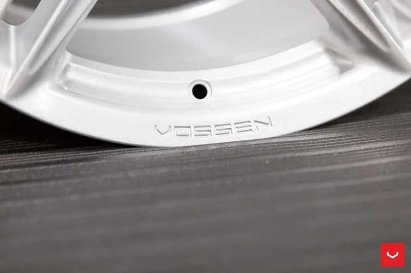 images-products-1-2387-232982867-Vossen-VFS-5-Wheel-Silver-Metallic-VF-Series-_-Vossen-Wheels-2018-1001-1047x698.jpg
