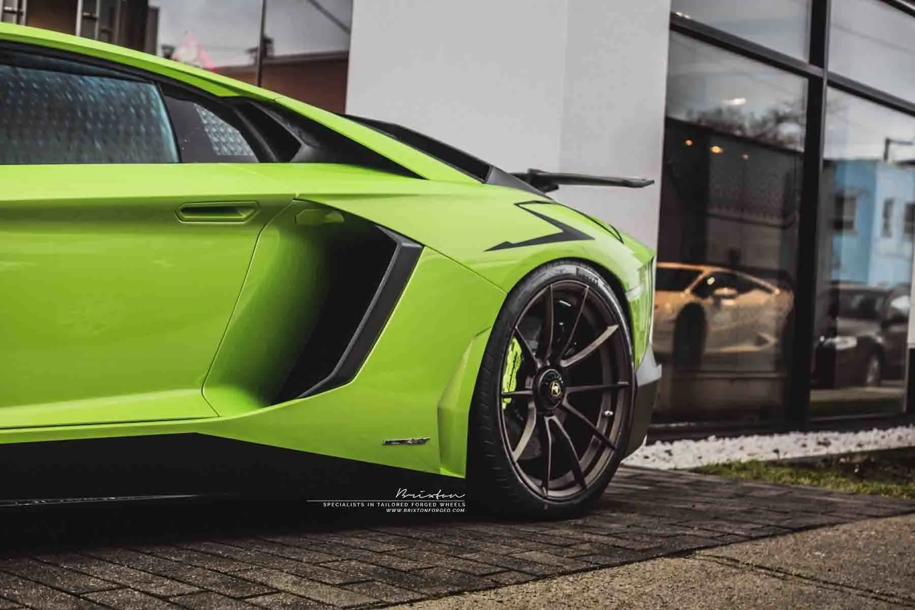 images-products-1-2389-232974677-verde-scandal-lamborghini-aventador-sv-lp750-4-brixton-forged-wheels-wr3-ultrasport-fine-texture.jpg