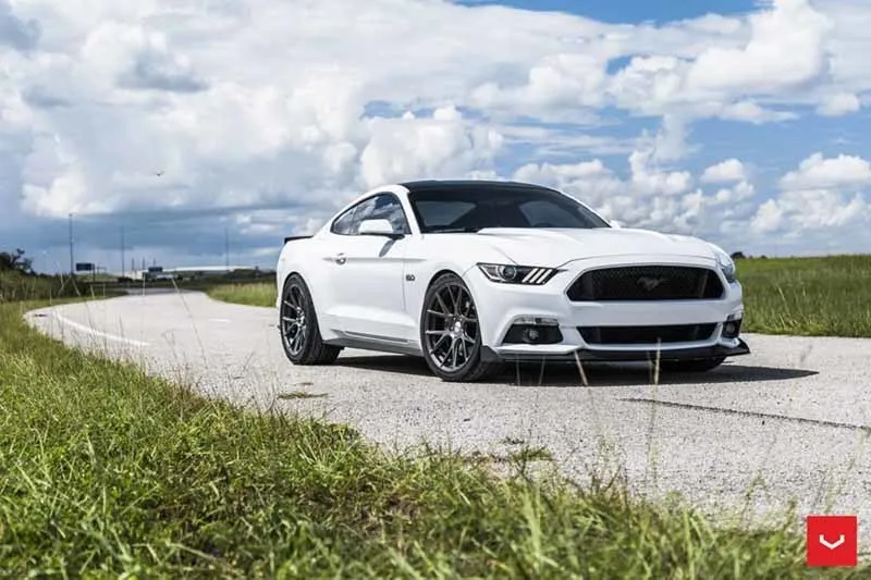 images-products-1-2409-232982889-Ford_Mustang_VFS6_573320aa-1047x698.jpg