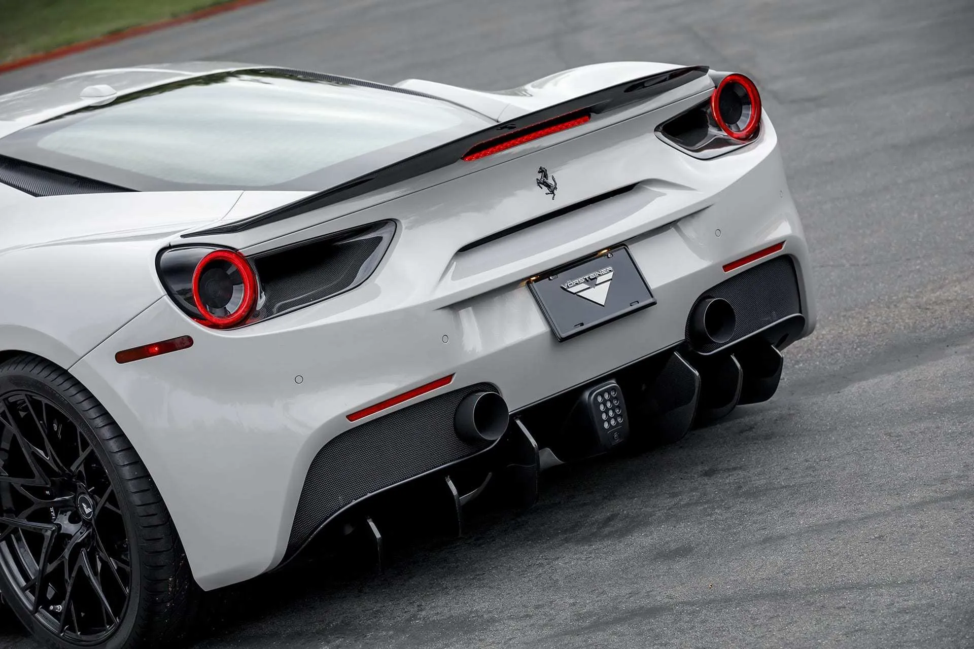Vorsteiner Nero body kit for Ferrari 488 new model
