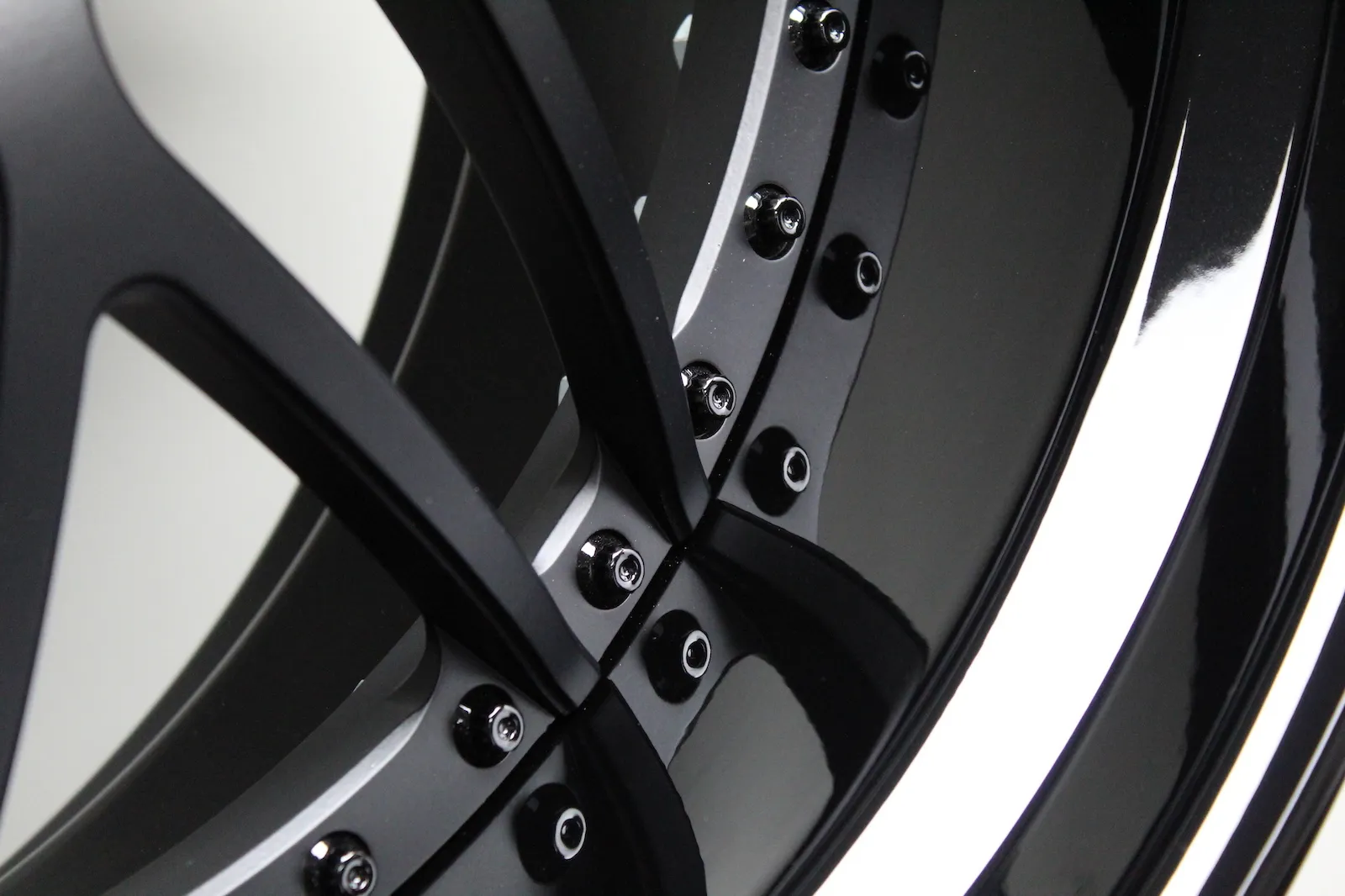 Strasse SV8 PERFORMANCE 3 Piece Forged Wheels